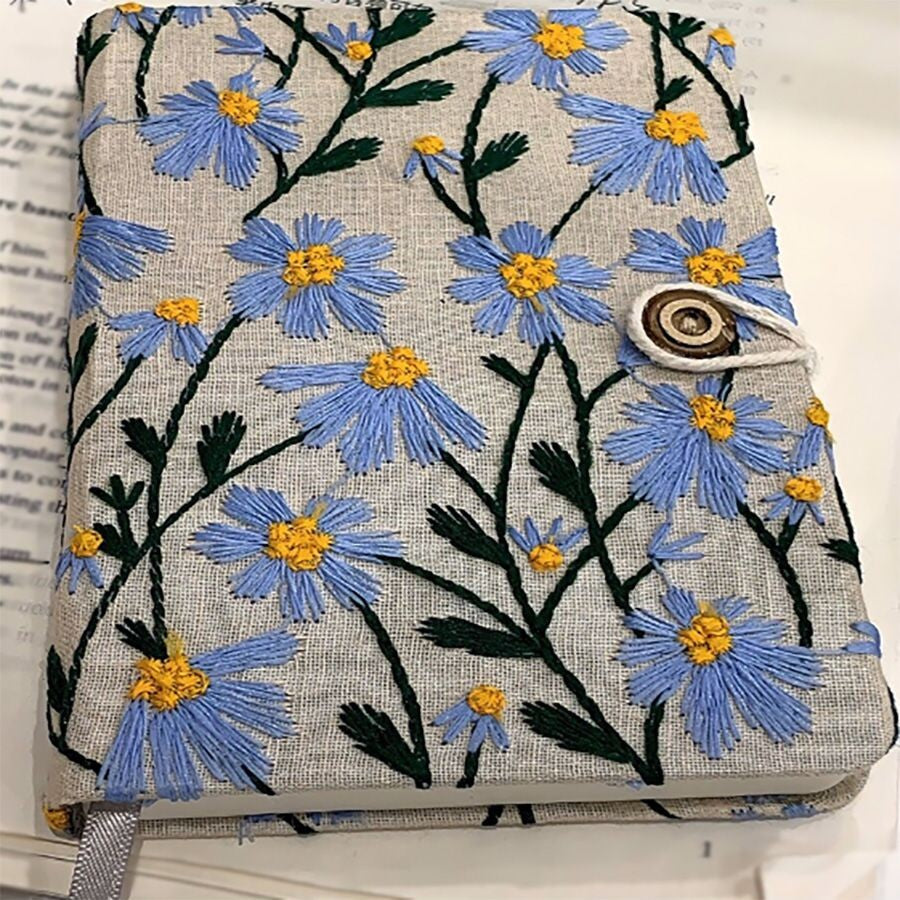 Caderno Bordado Jardim Azul