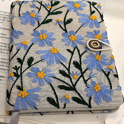 Caderno Bordado Jardim Azul